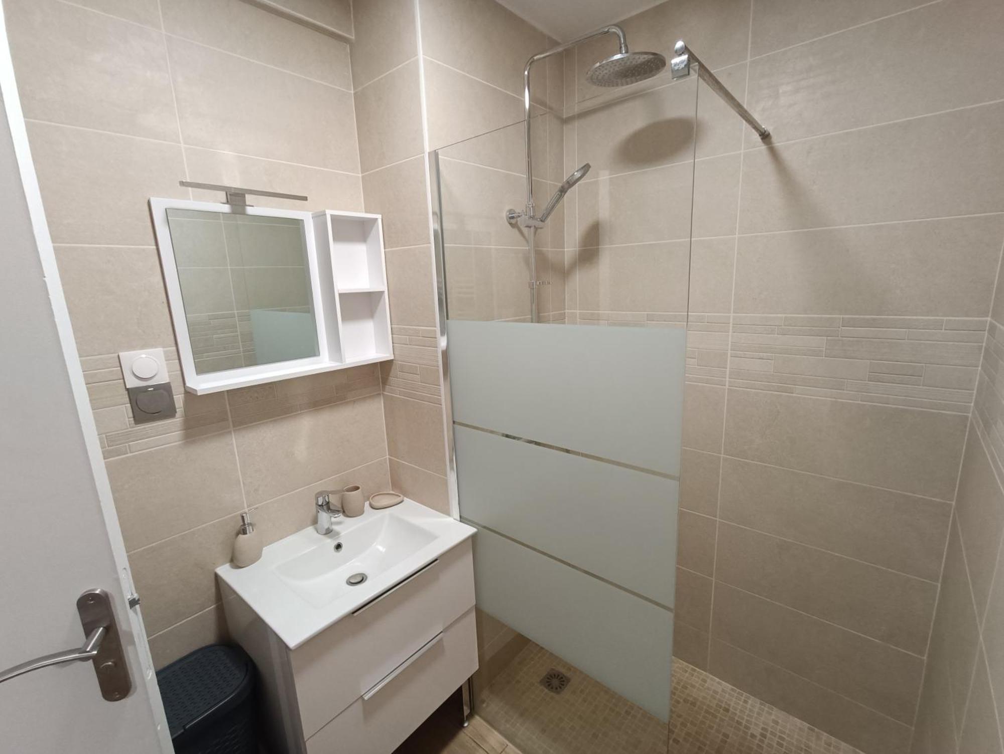 Et Renoves En 2022, Intra Muros Apartment Avignon