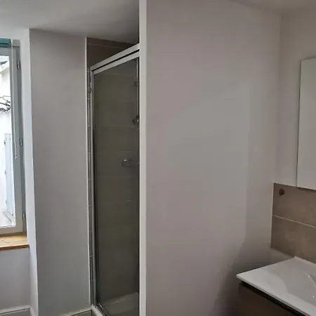Appartements Et Studio Renoves En 2022, Intra Muros Avinhão Exterior foto
