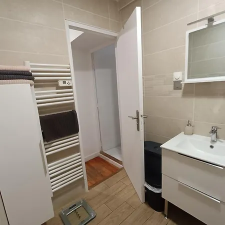 Appartements Et Studio Renoves En 2022, Intra Muros Avinhão Exterior foto